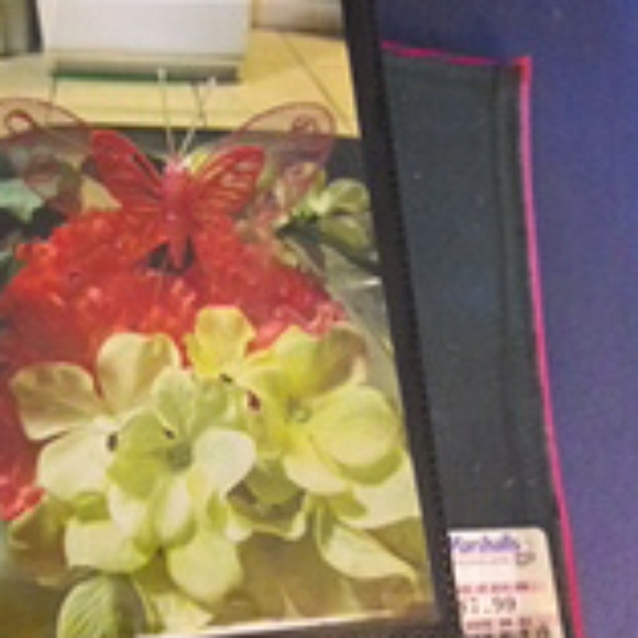 Hand made Flower Arrangements - Picture 6 of 8